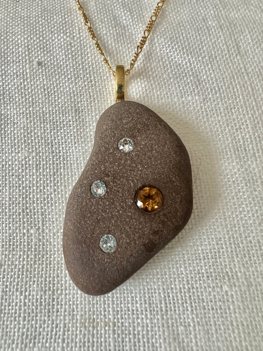 Collar Piedra marron