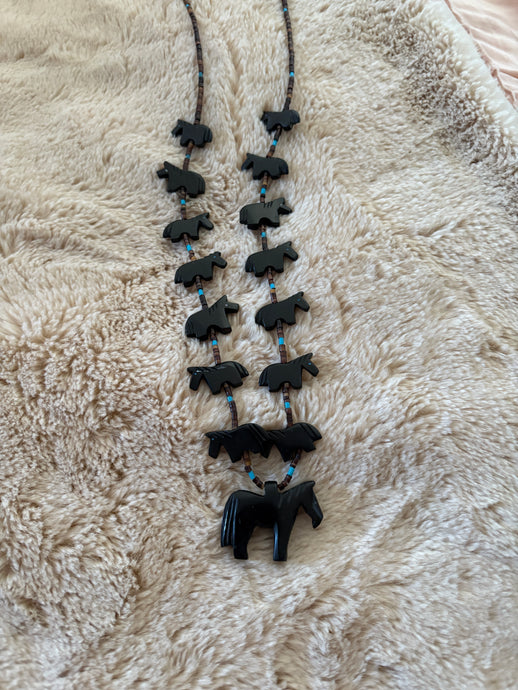 Collar animales tallado a mano