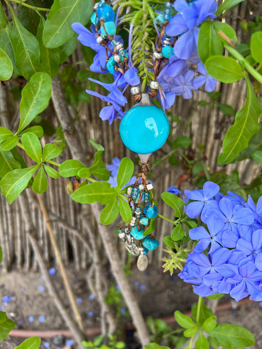 Collar crista azul grande con abalorios