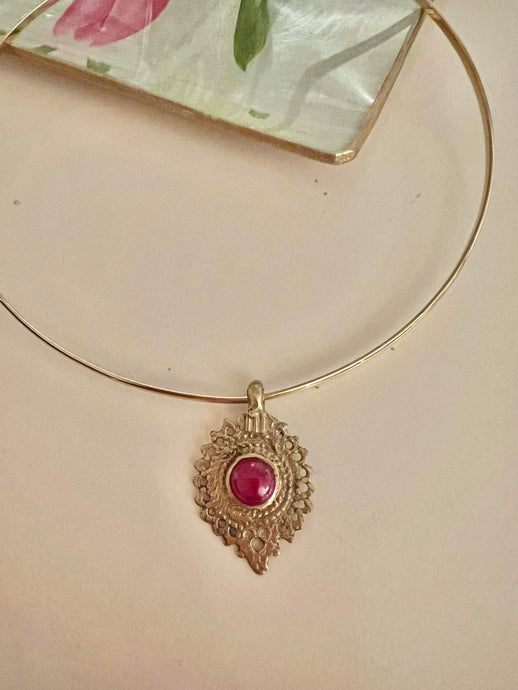 Collar Tira rubi bronce