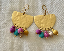 Pendientes en bronce baño oro con bolitas colores NEW