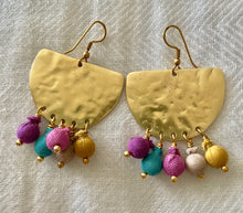 Pendientes en bronce baño oro con bolitas colores NEW